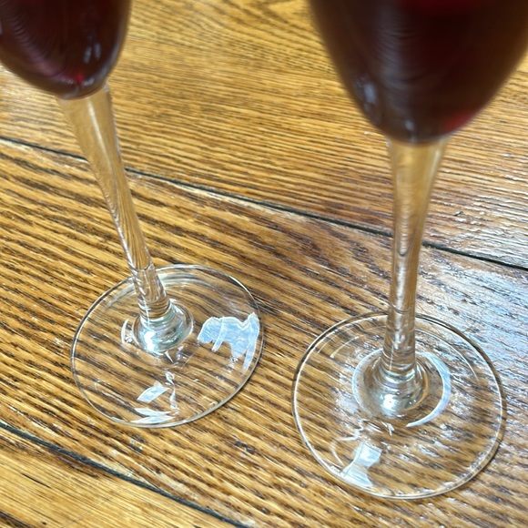 Ruby Red vintage champagne flutes with straight clear stems and bases. - Picture 4 of 6